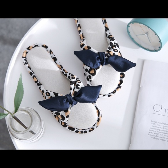 Women Stylish Bow-knot Animal Print Slippers - Picture 6 of 6